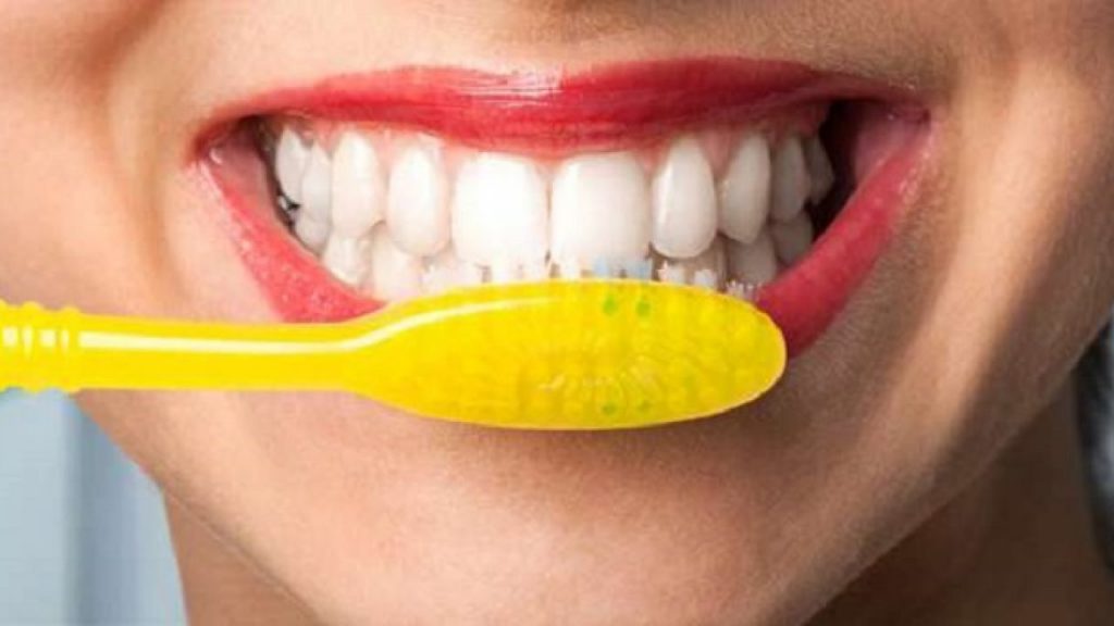 روش های سفید کردن دندان به روش های خانگی