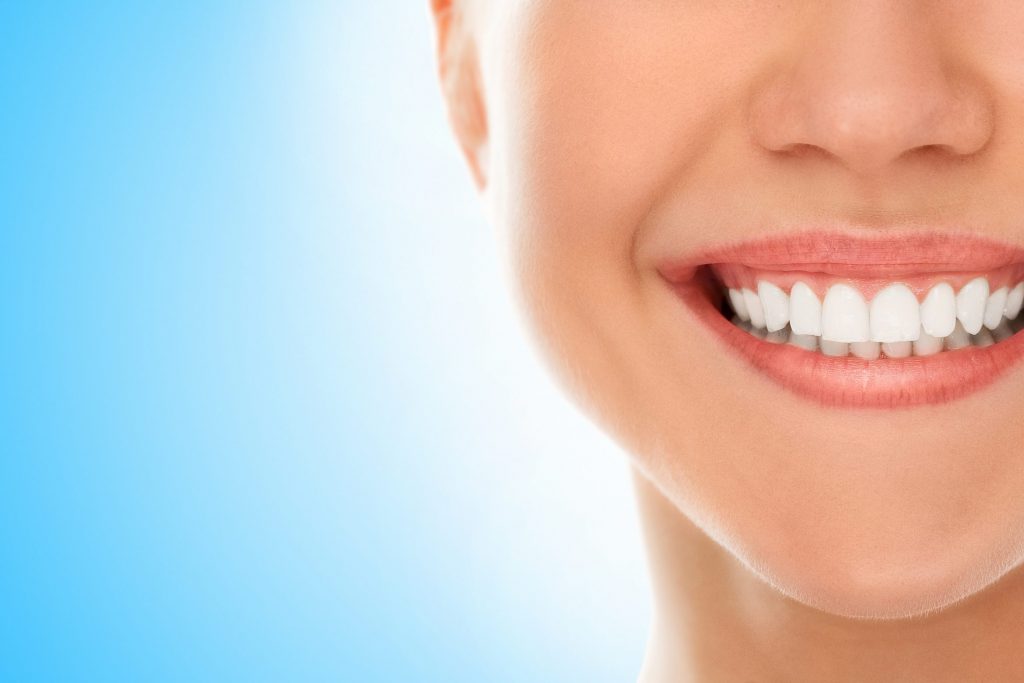 چگونه دندان های سفید و زیبا داشته باشیم ؟